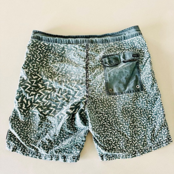 RVCA Lightning Bolt Boardshorts w/ Tiger Patch – Size 34 - Picture 6 of 10